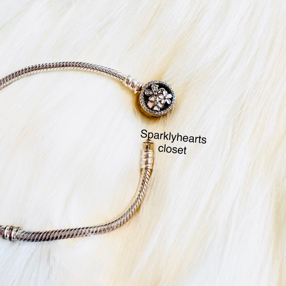 Pandora Flower Bracelet - Picture 4 of 5